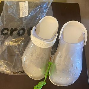 Crocs - size 7